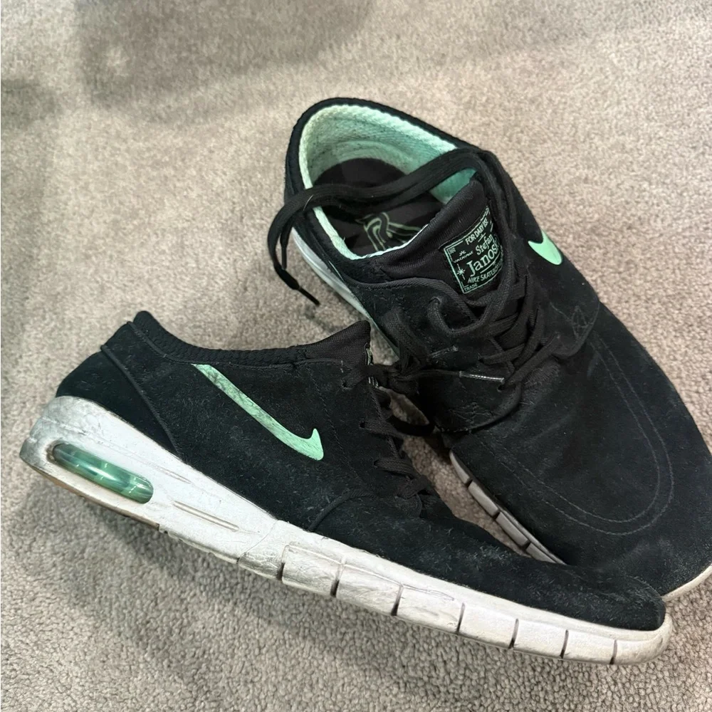 Nike Stefan Janoski Black with Mint Accents Sneakers - Picture 2 of 4